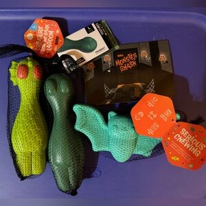 Bark Box Monster Gnash - Toy Set